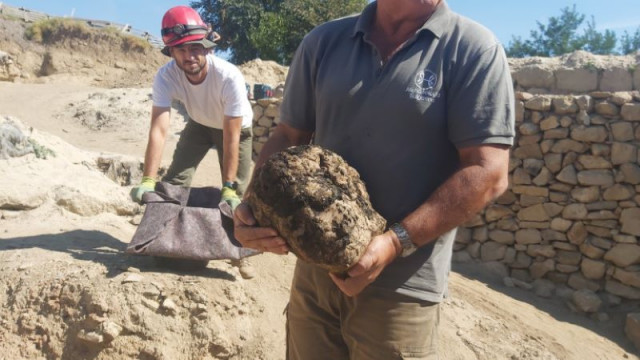 Археолозите отриха още артефакт в Големия канал на античния град